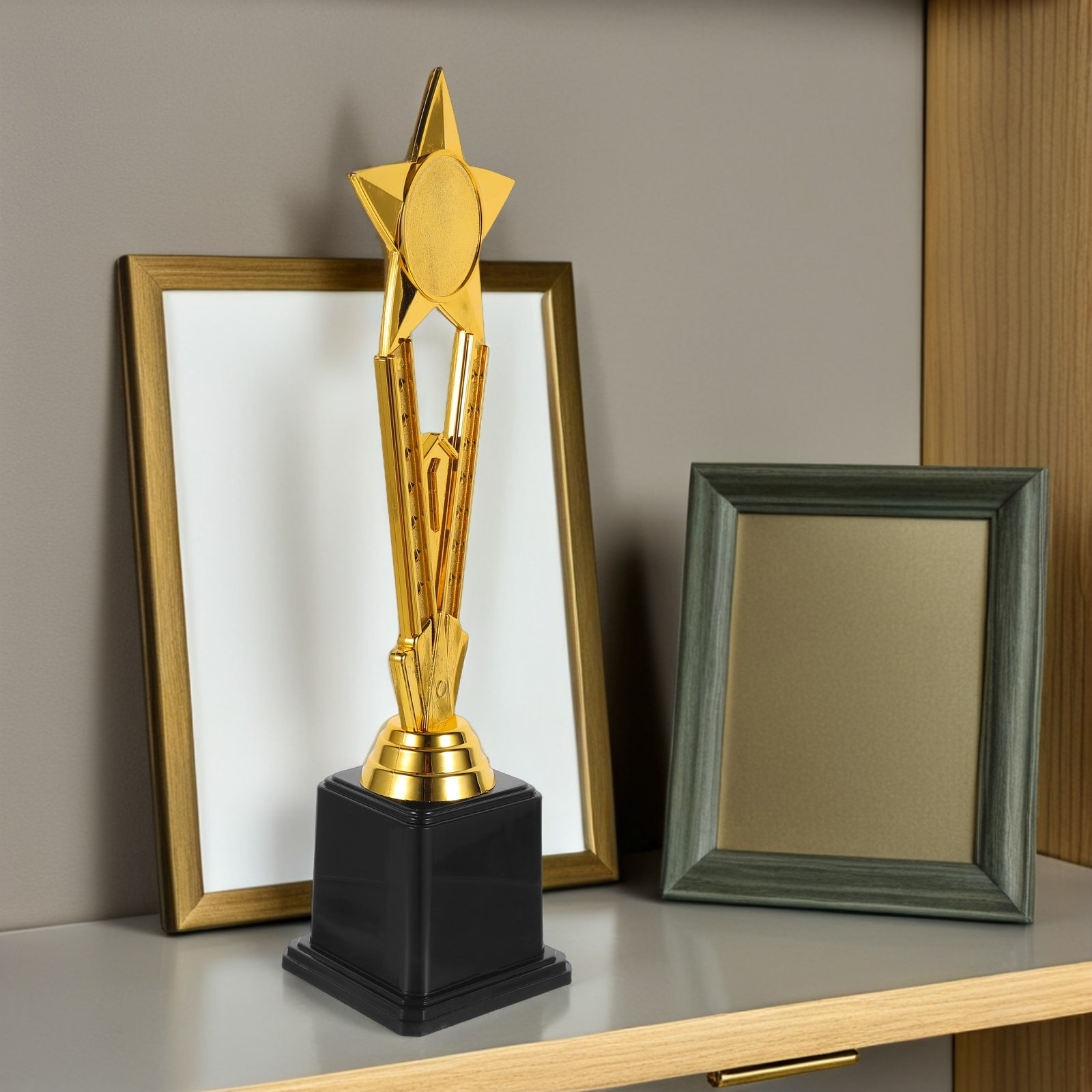 Plastic Gold Star Trophy Small - Team Sports recension och pris
